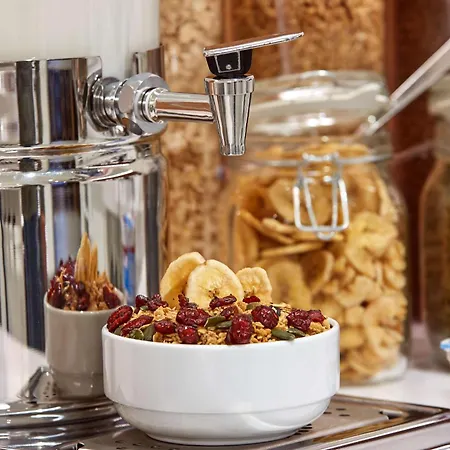 Hampton By Hilton Centre Alexanderplatz Hotel 3*