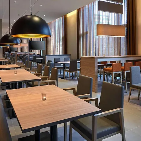 Hampton By Hilton Centre Alexanderplatz Otel