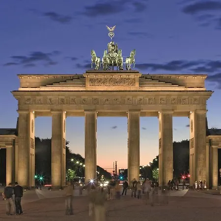 햄프턴 바이 힐튼 시티 센터 알렉산데르플라츠 3* 베를린