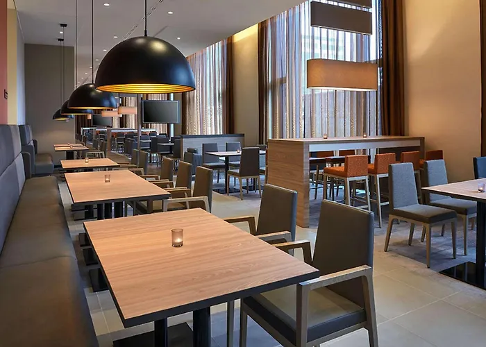 Hampton By Hilton Centre Alexanderplatz Otel